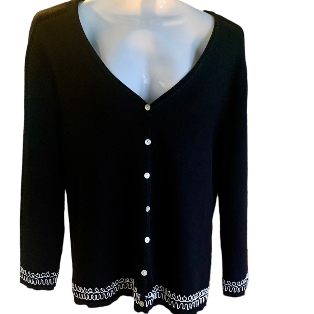 RUBY RD Black with White detail Sweater, Size Large